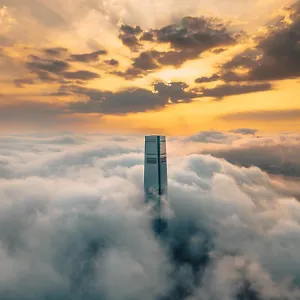 The Ritz-carlton, Отель